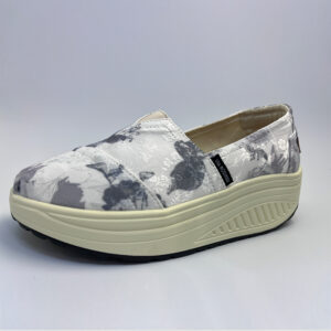 Canvas shoes