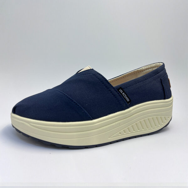 Canvas shoes