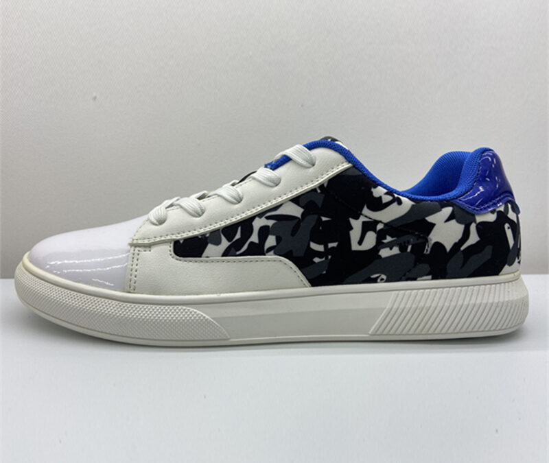 Canvas shoes